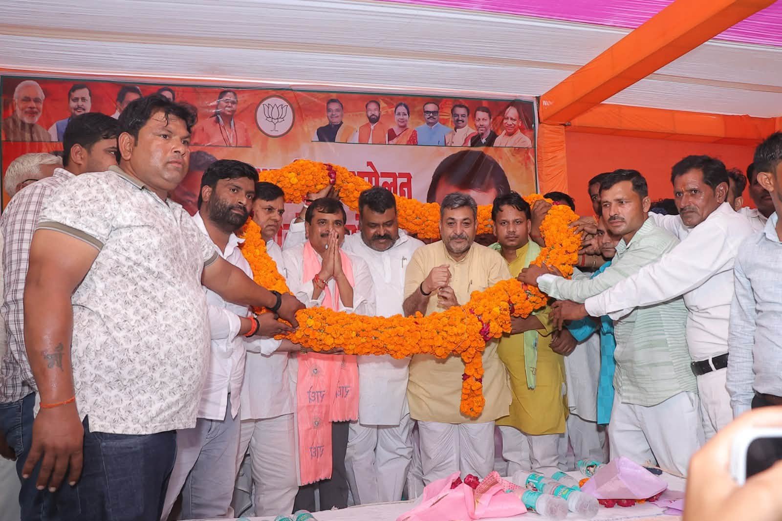 51 किलो पुष्पमाला से भव्य स्वागत